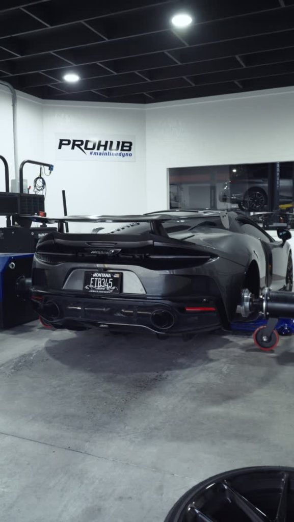 Listen to that twin  900 equipped high revving V8 from the McLaren GT. Over the ...